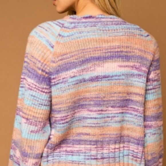 B157💙💜Stunning multi-color wave thin sweater in gorg color pattern+ thin weave - Picture 6 of 7